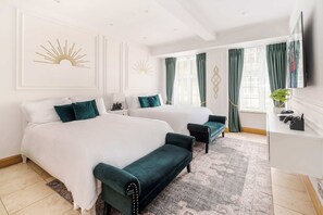 4 bedrooms, in-room safe, desk, iron/ironing board - LUX 4BR 3BA in the ♥️ of Mayfair on Park Lane ❄️ Air Conditioning | Sleeps 12 (Greater London)