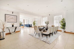 Dining - LUX 4BR 3BA in the ♥️ of Mayfair on Park Lane ❄️ Air Conditioning | Sleeps 12 (Greater London)