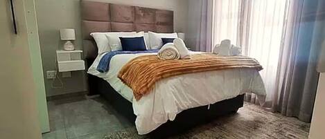 Iron/ironing board, WiFi, bed sheets