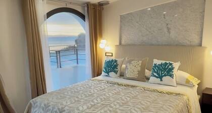 Deluxe Suite in Seafront Luxury Villa