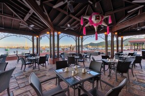 Outdoor dining - 2-story Beachfront Unit in Simpson Bay, St. Maarten! Step right onto the beach! (Philipsburg)