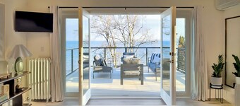 The Jenswold House on Lake Superior with Panoramic Views and Lake Access