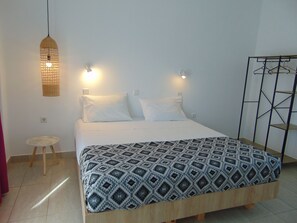 1 habitación, escritorio, wifi gratis y ropa de cama 