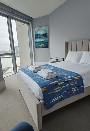 Iron/ironing board, WiFi, bed sheets - The Vista - o2 Greenwich London 2 Bed Flat (London)