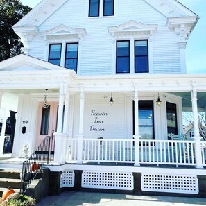 Exterior - Heaven Inn Devon- Heritage Suite (Fredericton)