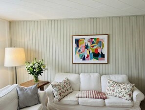 TV, fireplace - Huus am Strandweg – Ihr gemütliches Feriendomizil am Wasser in Canow (Wustrow)