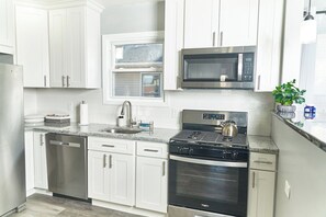 Private kitchen - Fully Furnished 4 bedrooms All Utilities & WiFi included. (Irvington)