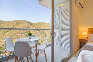 Monolocale Classic, balcone, vista montagna | Ristoranti