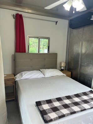 1 quarto, Wi-Fi de cortesia, roupa de cama