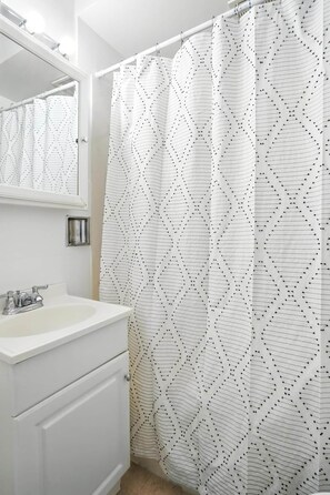 Hair dryer - 3BR, Quiet Street, 10 Min DTW (Cincinnati)