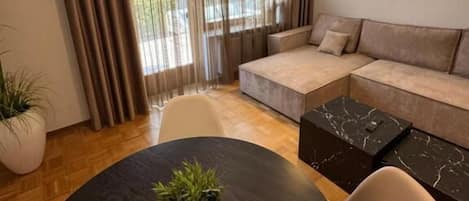 Apartment, Balcony, Garden View | Living area