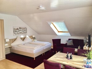 Suite, Balcony, Courtyard View | Interior - Haus Mechthild  (Sindelfingen)