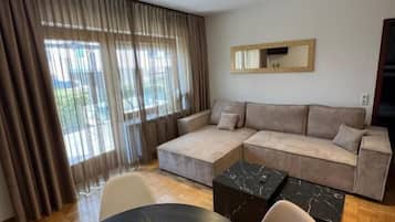 Apartment, Balcony, Garden View | Living area