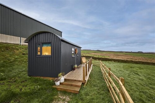 Host & Stay | Swallows Nest