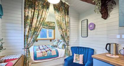 Host & Stay | Swallows Nest