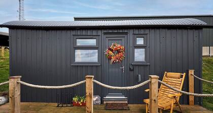 Host & Stay | Curlews Rest