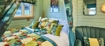 Host & Stay | Curlews Rest