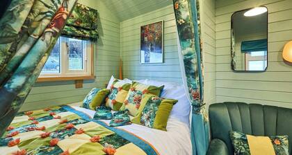 Host & Stay | Curlews Rest