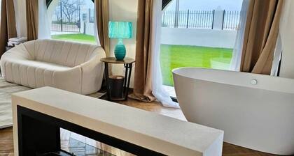 Executive Suite in Seafront Luxury Villa