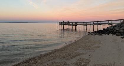 Riva House, 2-Min Walk to Beach, Screened Porch + Fire Pit