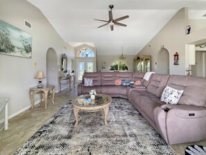 Living area - Sleeps 6, full refund*, heated pool (Rotonda west)