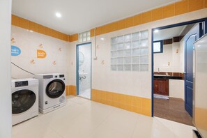 Comfort Room, Garden View | Interior