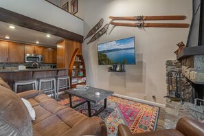 Smart TV - Resort Living: Sleeps 8 + Dogs, Near Beach (King's Beach)