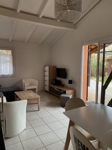 Seafront house for 4 people with garden