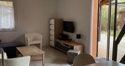 Seafront house for 4 people with garden