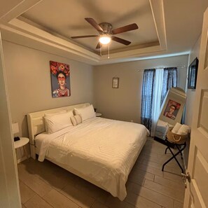 Iron/ironing board, WiFi, bed sheets - Stylish 2BR/2BA Comfy King Bed.Near Edin Hospital (Edinburg)