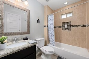Hair dryer, soap - Stylish 2BR/2BA Comfy King Bed.Near Edin Hospital (Edinburg)