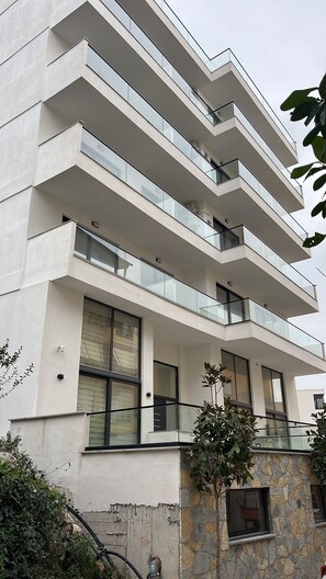 Exterior detail - GoldApartment  (Sarandë)