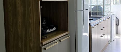 Apartment, 2 Bedrooms | Private kitchen
