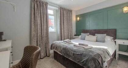 The Southport Seaside Snug - Suite 6