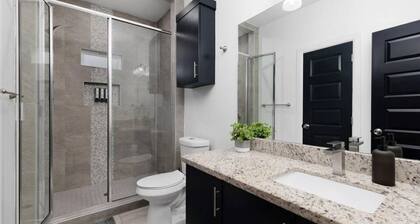 Modern Stylish Cozy Apt 2BR/2BA King Size Bed