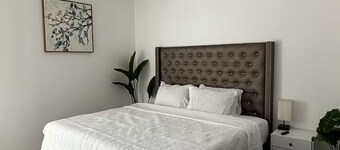 Modern Stylish Cozy Apt 2BR/2BA King Size Bed