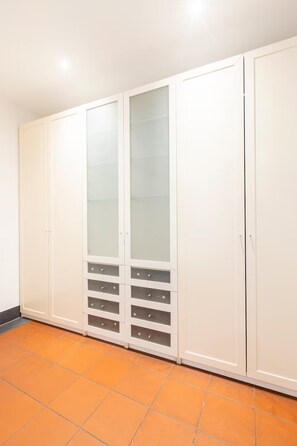 Interior - Spacious 5-bedroom apartment next to Nieuwmarkt Square in Central Amsterdam (Amsterdam)