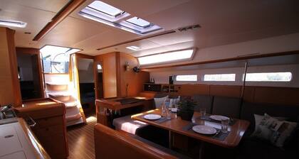Sun-Kissed Sailing Adventure in Islas Sarónicas