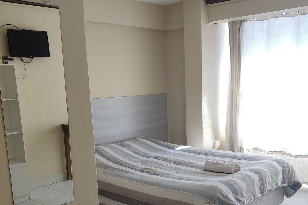 Basic Room, City View | Premium bedding, down comforters, Select Comfort beds, desk