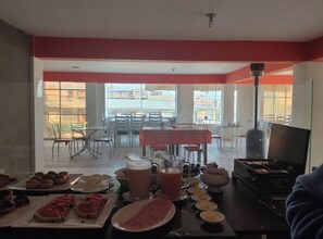 Chambre triple | Restauration