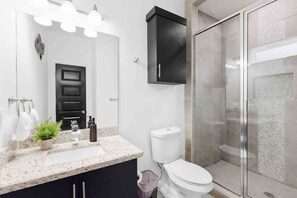 Hair dryer, soap - Cozy Cove Modern 2BR/2BA. Near Edinburg Hospital (Edinburg)