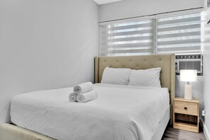 2 bedrooms, travel cot, free WiFi - Causeway House | Coastal 2BR Stay (Bay Harbor Islands)