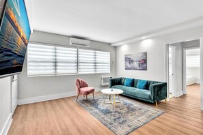 Smart TV, offices - Old Bay Vista | Stylish 1BR Getaway (Bay Harbor Islands)