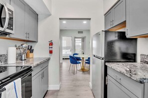 Fridge, microwave, oven, stovetop - Broadview Cay | Sunny 2BR Escape (Bay Harbor Islands)