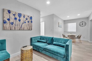 Smart TV, offices - Spacious 2BR in Bay Harbor Islands near beach, Bal Harbour Shops, and dining (Bay Harbor Islands)