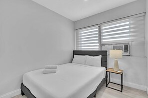 2 bedrooms, iron/ironing board, travel cot, free WiFi - Spacious 2BR in Bay Harbor Islands near beach, Bal Harbour Shops, and dining (Bay Harbor Islands)