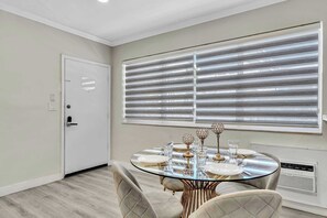 Dining - Elegant 2BR in Bay Harbor Islands near beach, Bal Harbour Shops, and dining (Bay Harbor Islands)