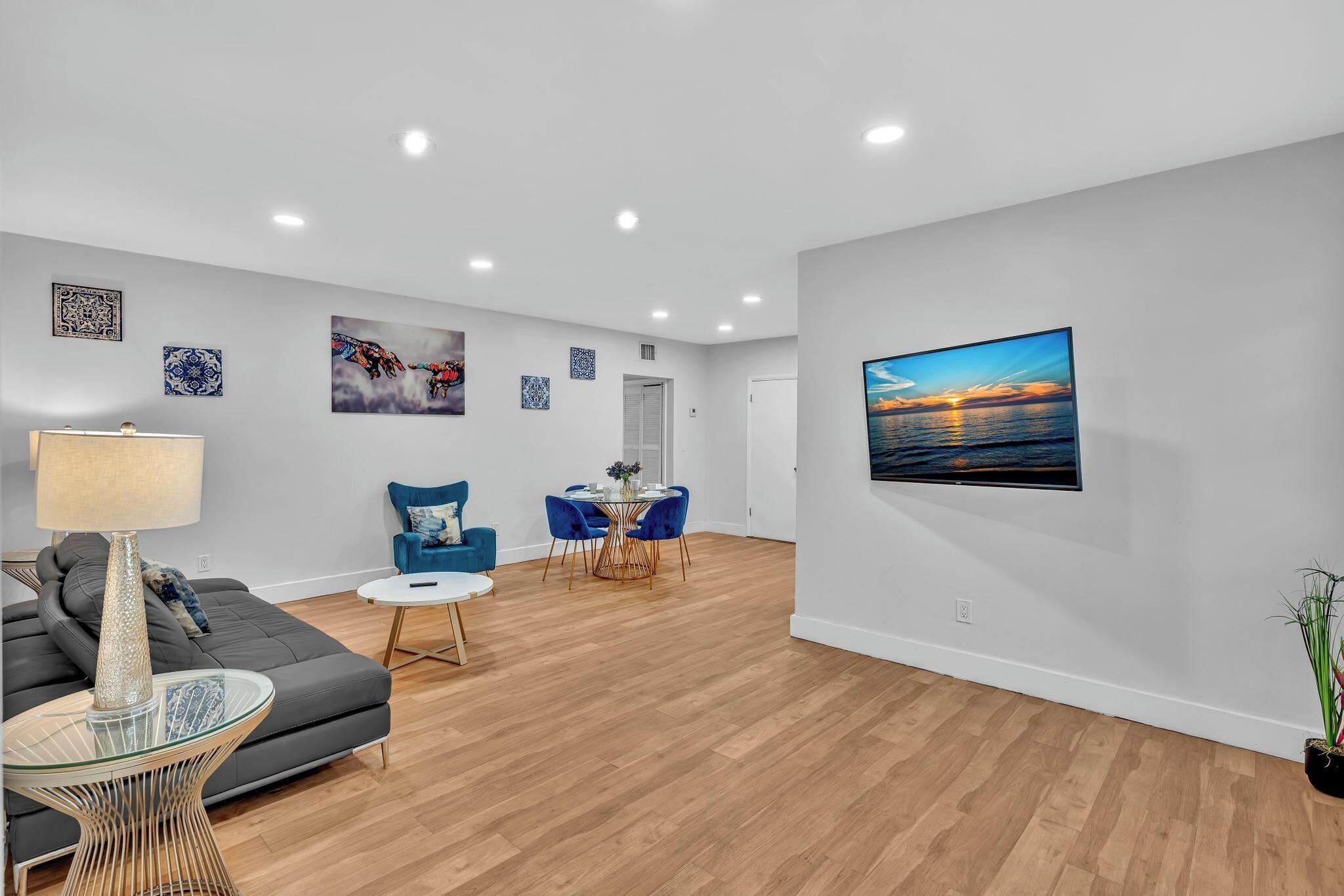 Smart TV, offices