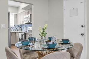 Dining - Spacious 3BR in Bay Harbor Islands minutes to beach, shops, and dining (Bay Harbor Islands)