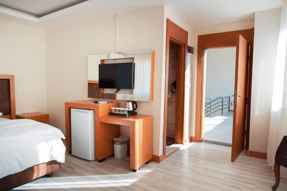 Standard-Doppelzimmer, Balkon, Stadtblick